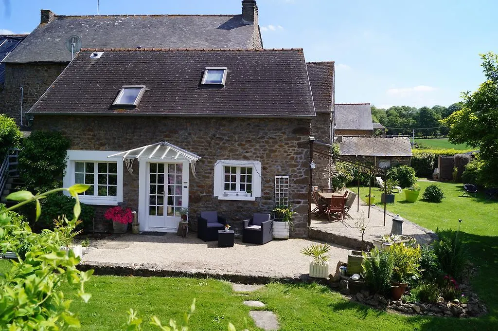 Bed and Breakfast La Chataigneraie à Pleudihen Couette-café