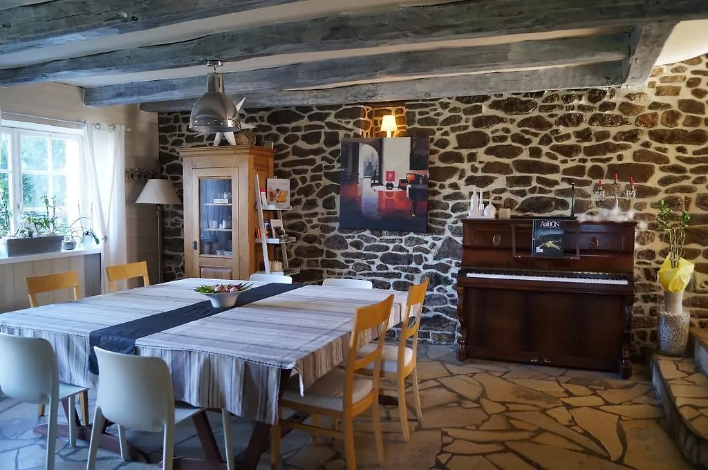 *** Couette-café Bed and Breakfast La Chataigneraie à Pleudihen France