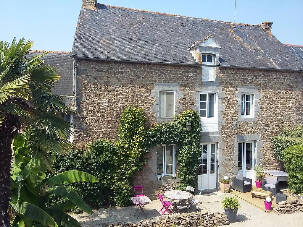 Bed and Breakfast La Chataigneraie à Pleudihen France